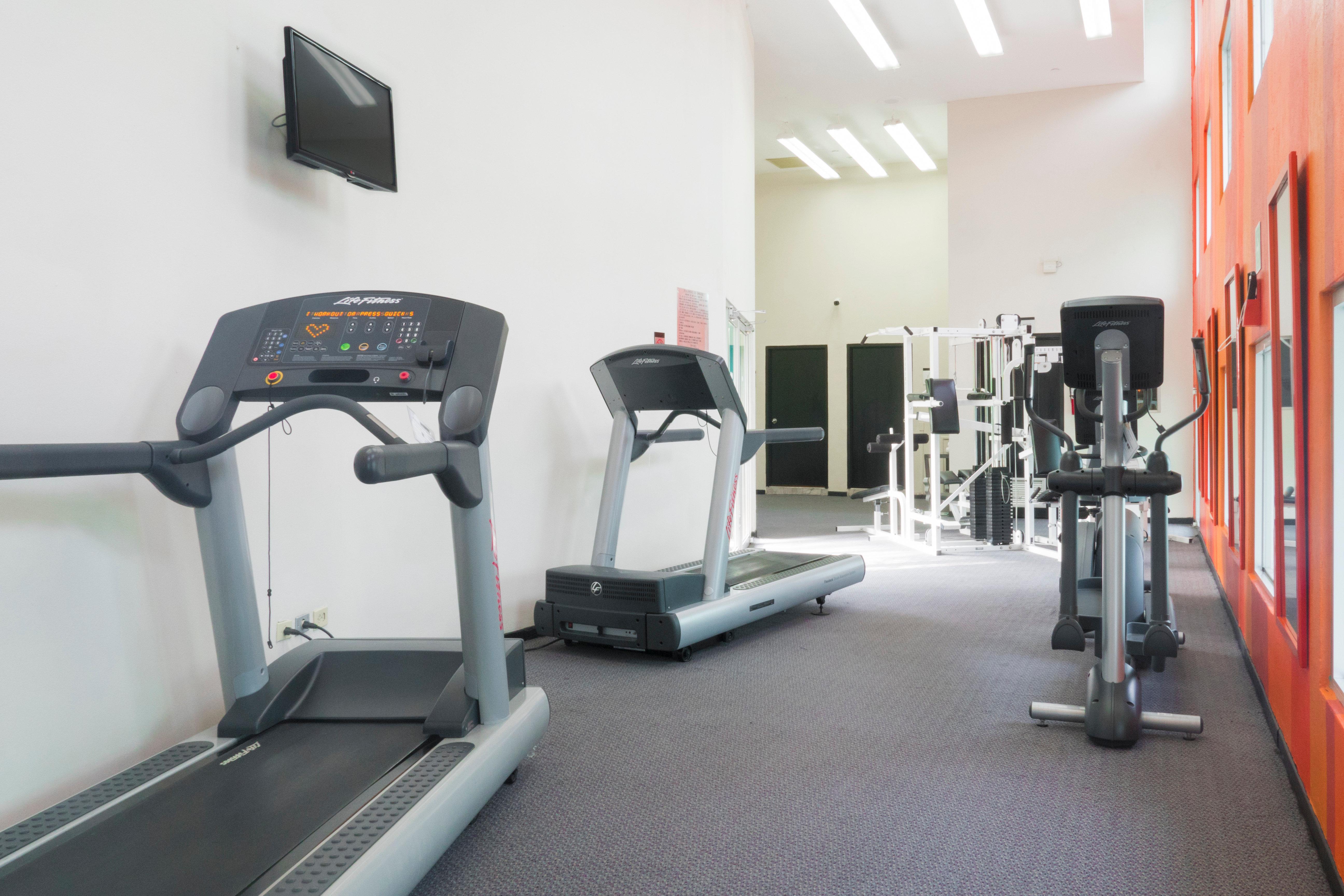 Holiday Inn Monterrey-Parque Fundidora By Ihg Esterno foto The gym at the University of Brighton