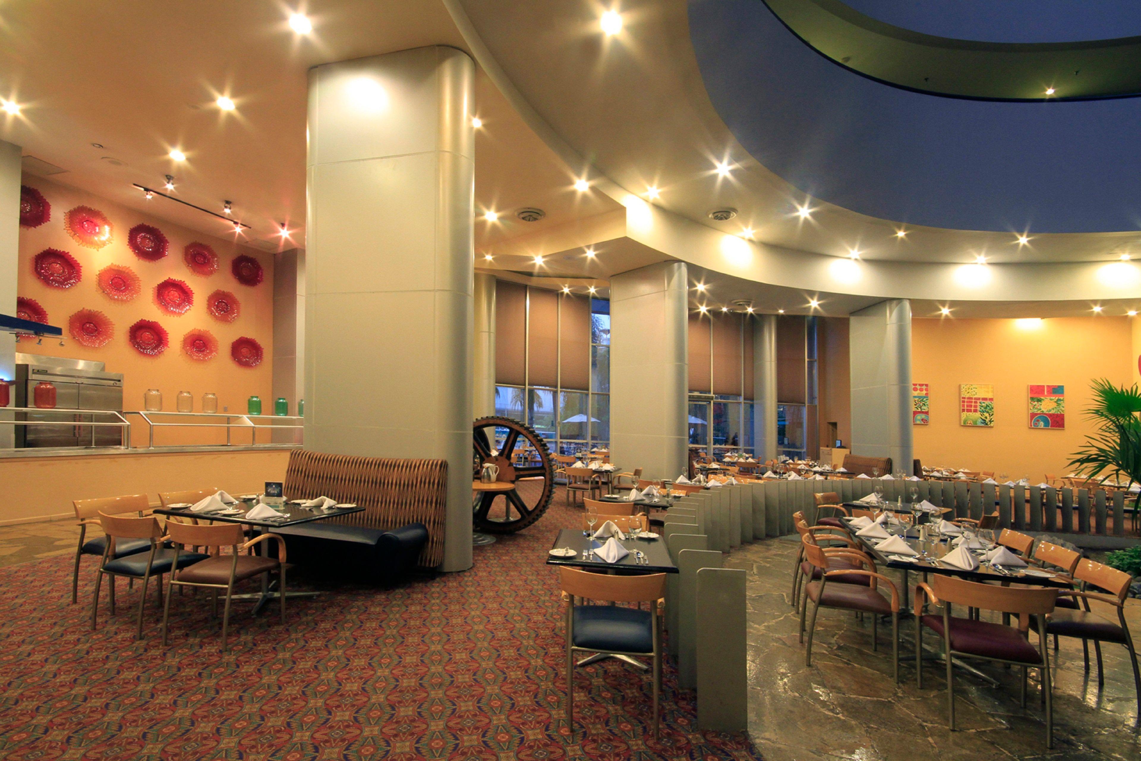 Holiday Inn Monterrey-Parque Fundidora By Ihg Esterno foto The restaurant