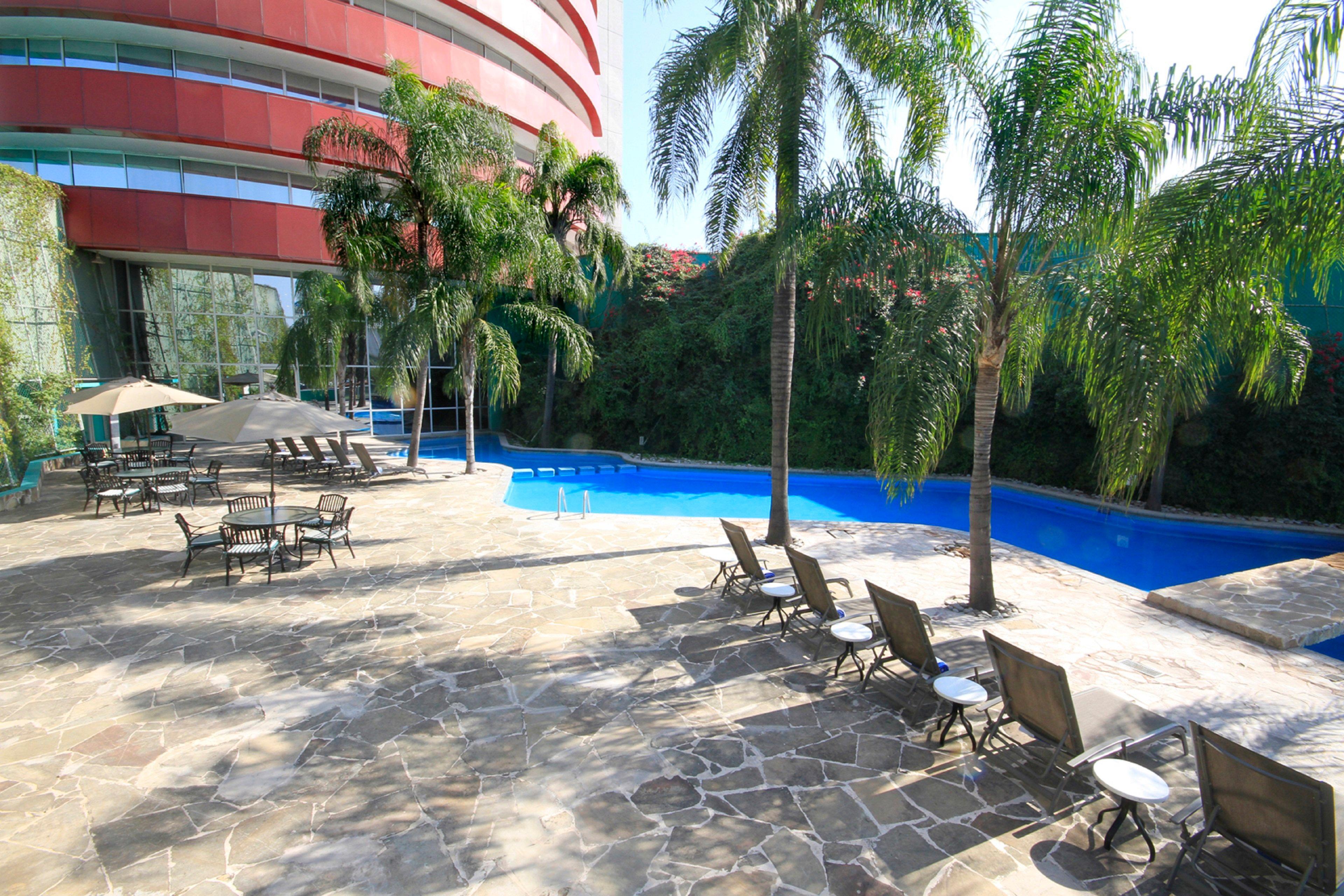 Holiday Inn Monterrey-Parque Fundidora By Ihg Esterno foto Hotel's pool