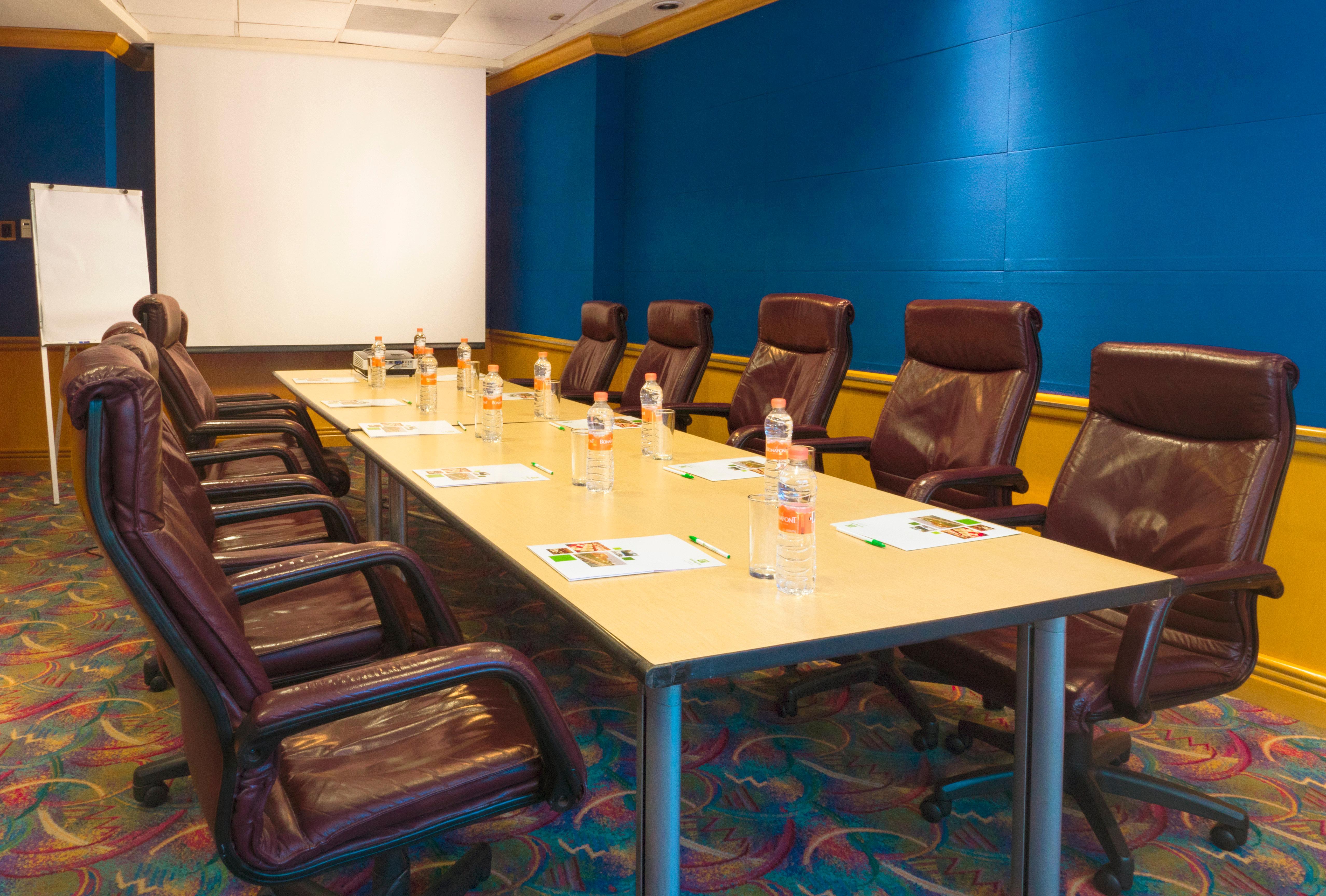 Holiday Inn Monterrey-Parque Fundidora By Ihg Esterno foto A boardroom at the National Space Centre
