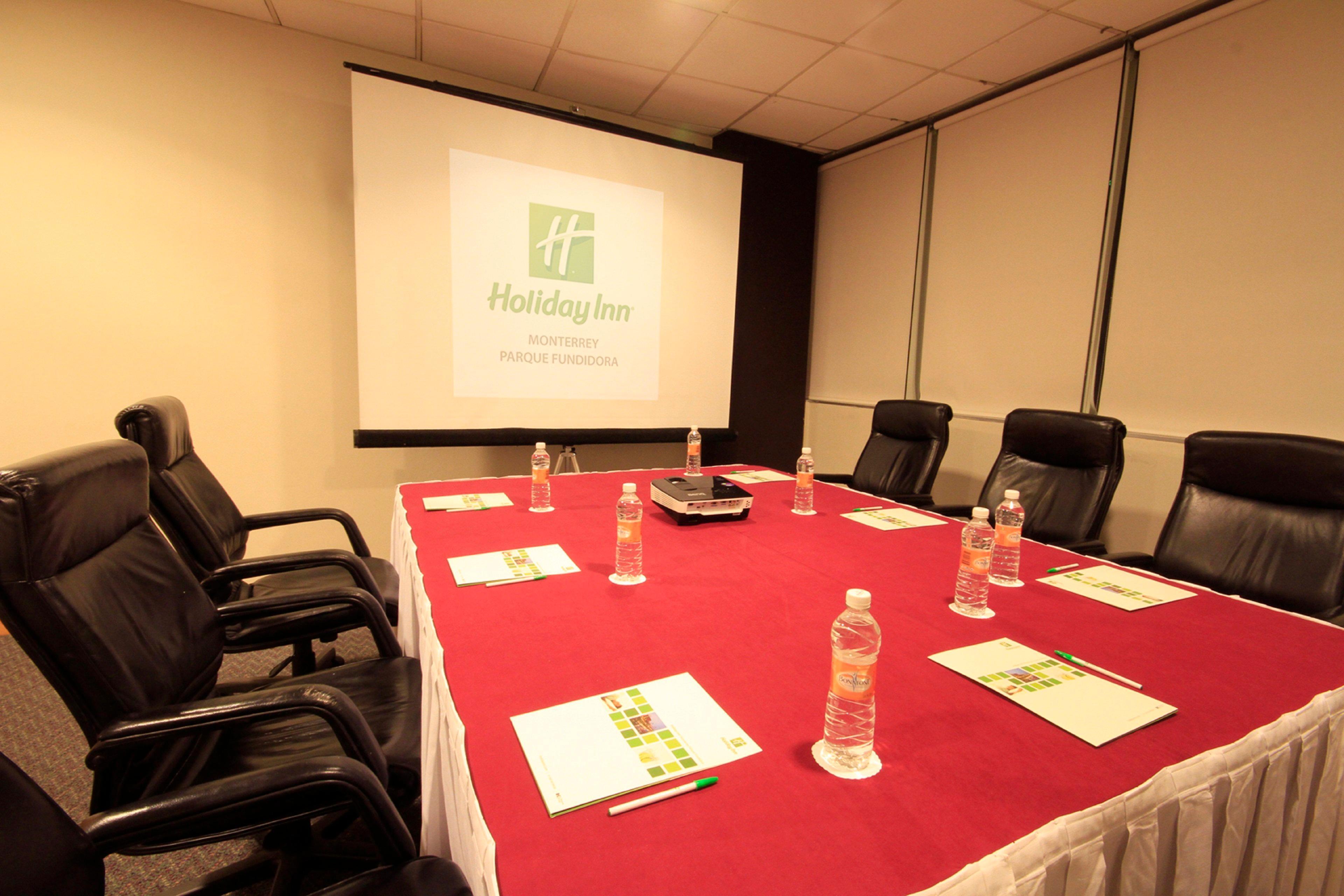 Holiday Inn Monterrey-Parque Fundidora By Ihg Esterno foto Meeting room