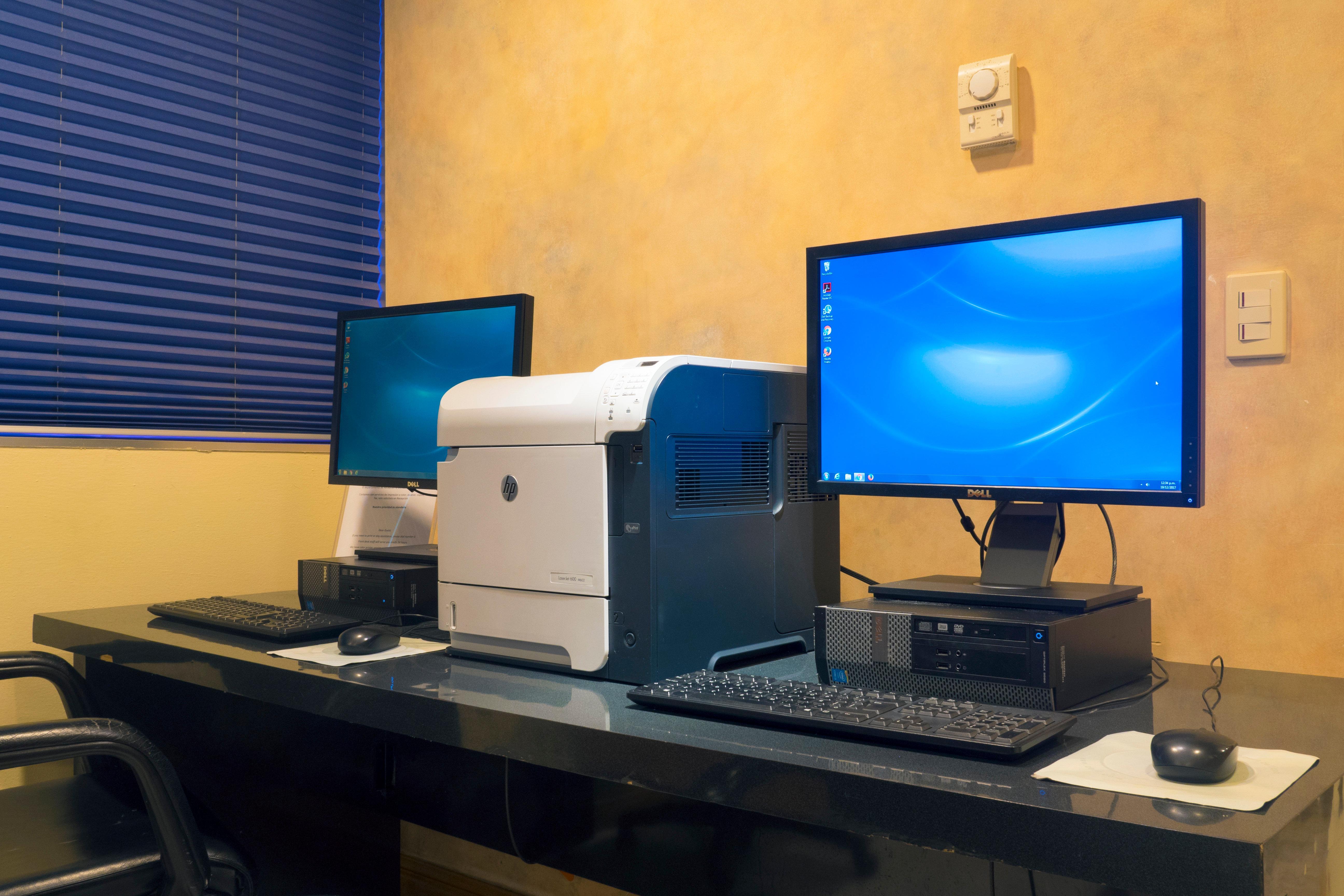 Holiday Inn Monterrey-Parque Fundidora By Ihg Esterno foto A computer printer