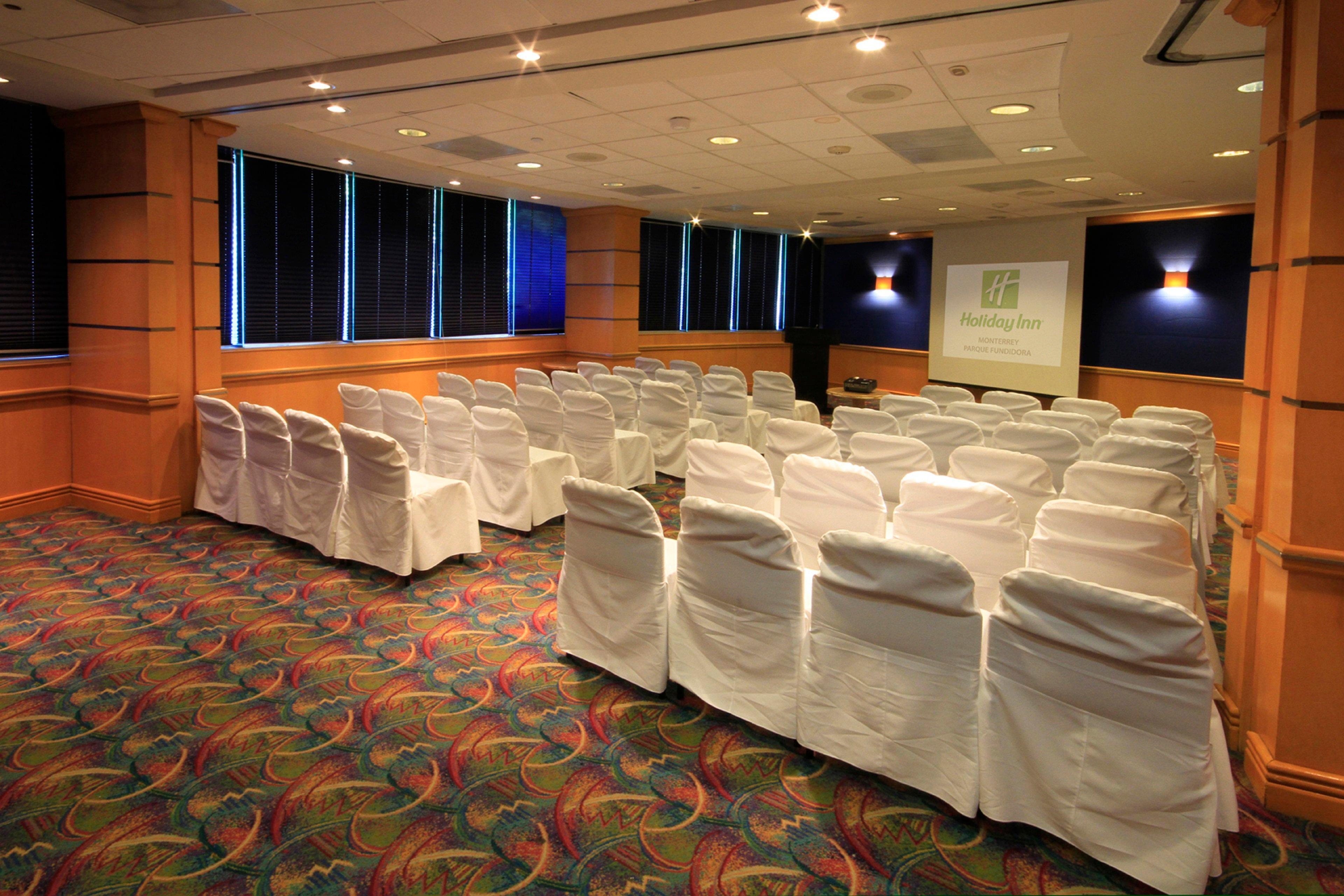 Holiday Inn Monterrey-Parque Fundidora By Ihg Esterno foto A typical meeting room