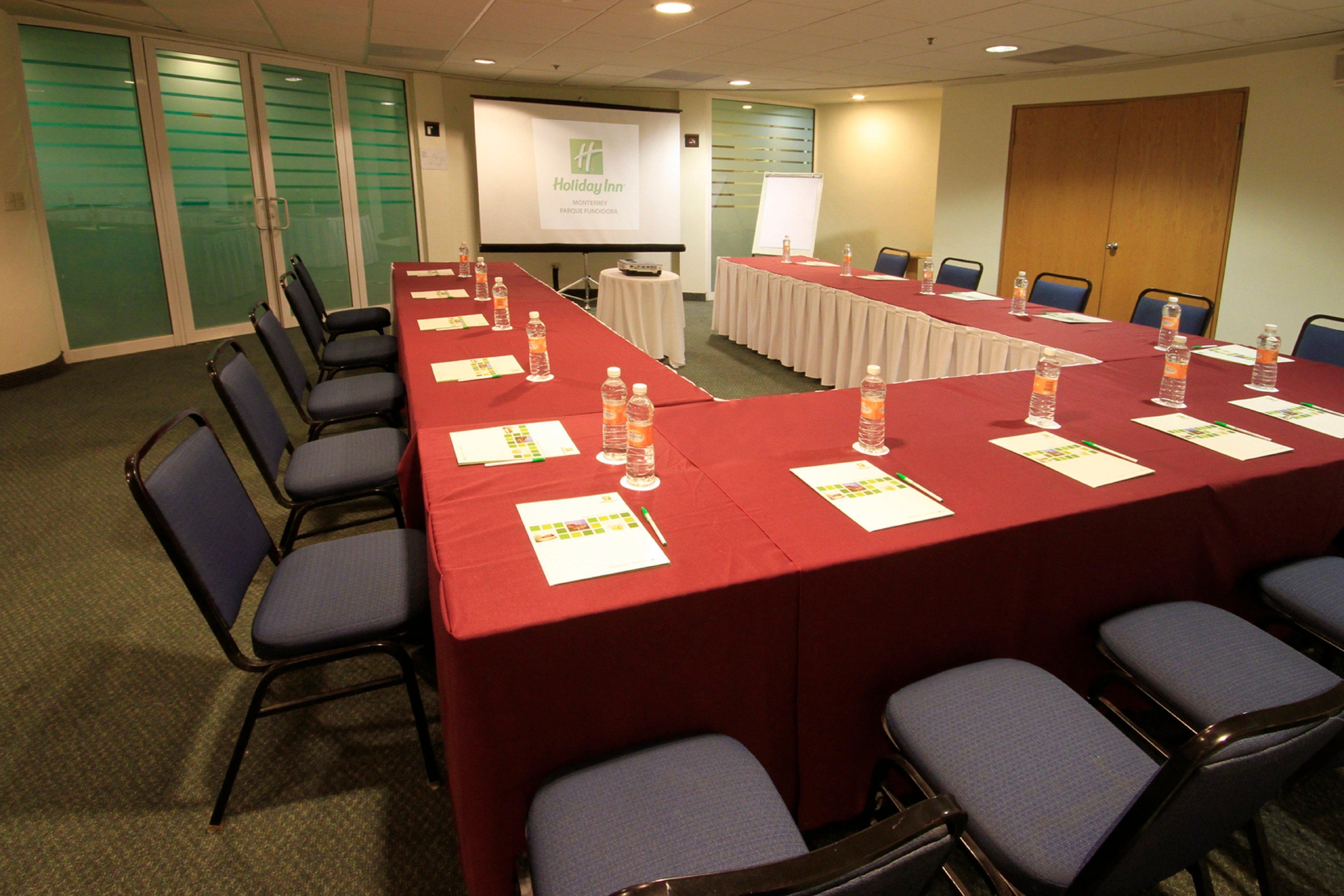 Holiday Inn Monterrey-Parque Fundidora By Ihg Esterno foto A meeting room at the hotel